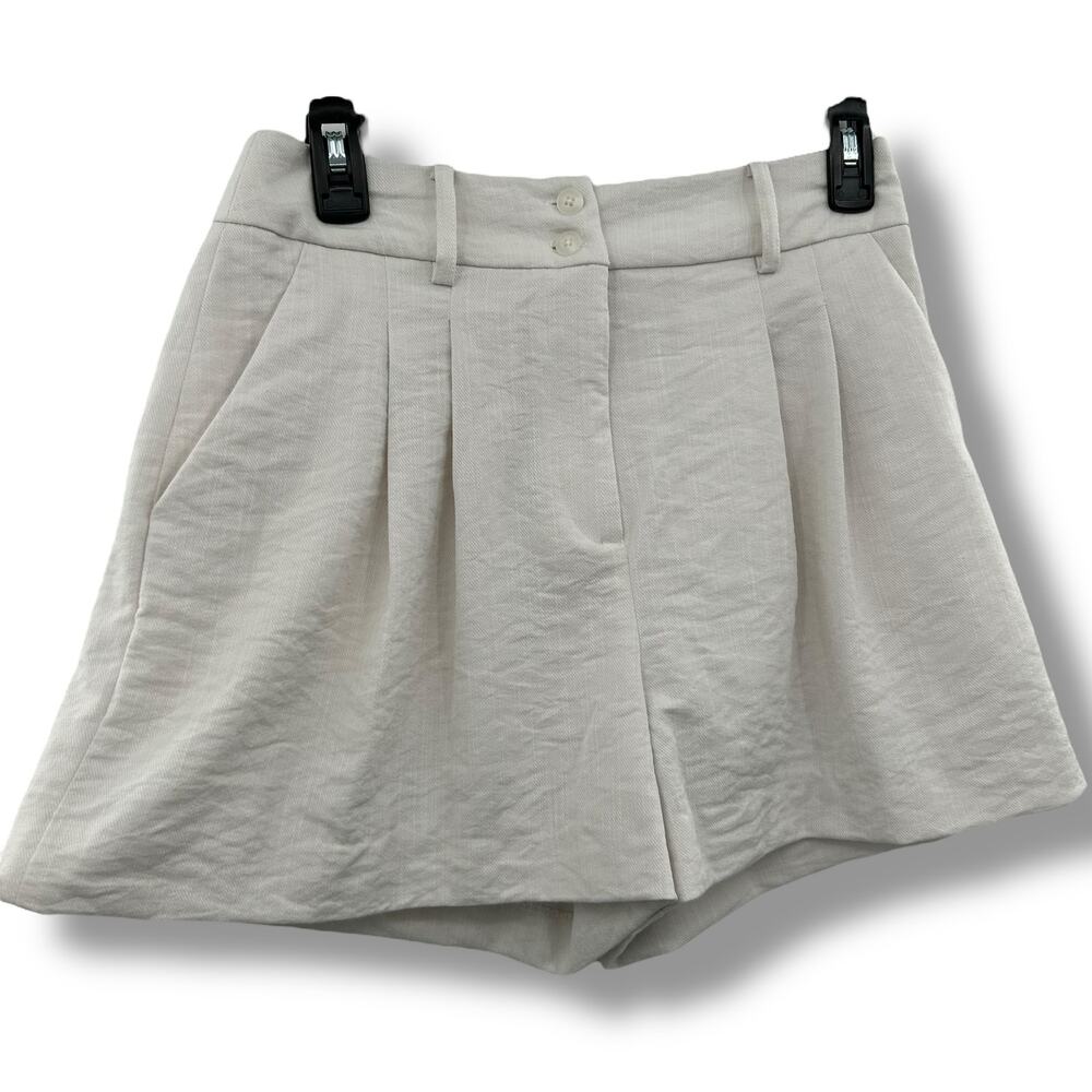BCBG White High-Waist Pleated Shorts - Picture 4 of 8
